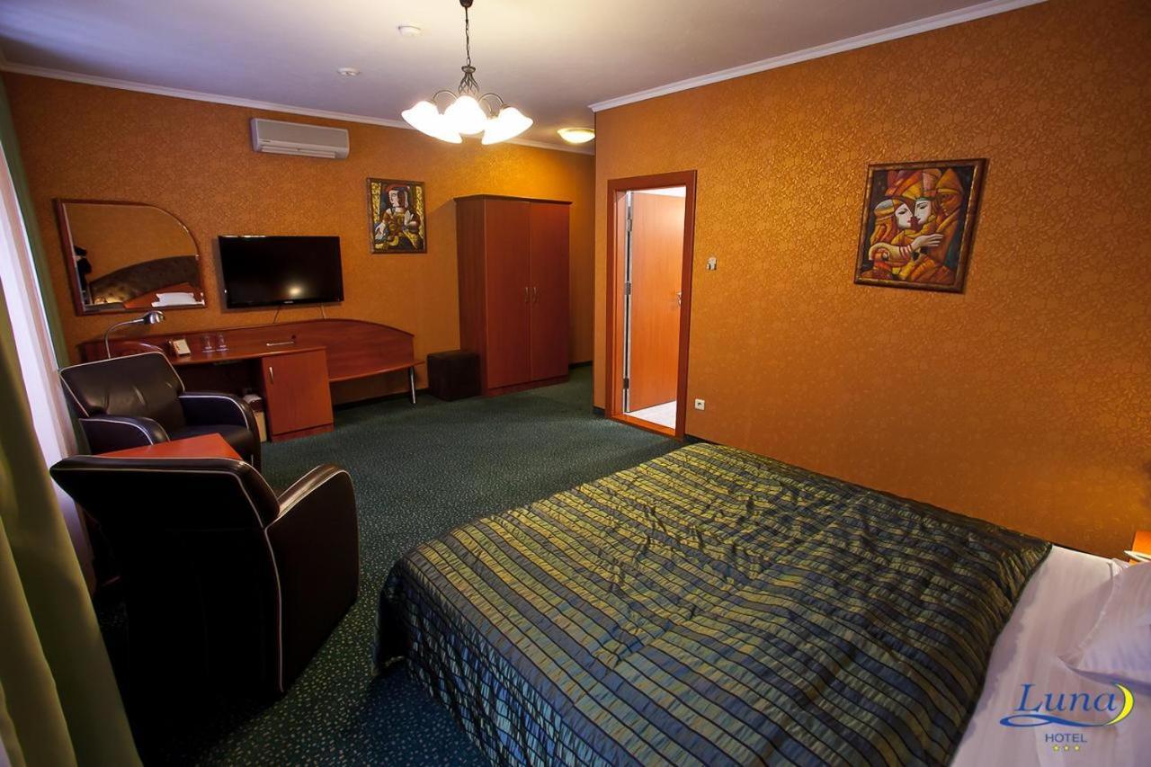 Luna Hotel Chişinău Esterno foto