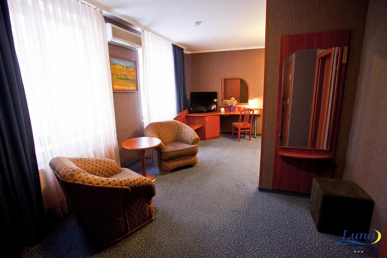 Luna Hotel Chişinău Esterno foto