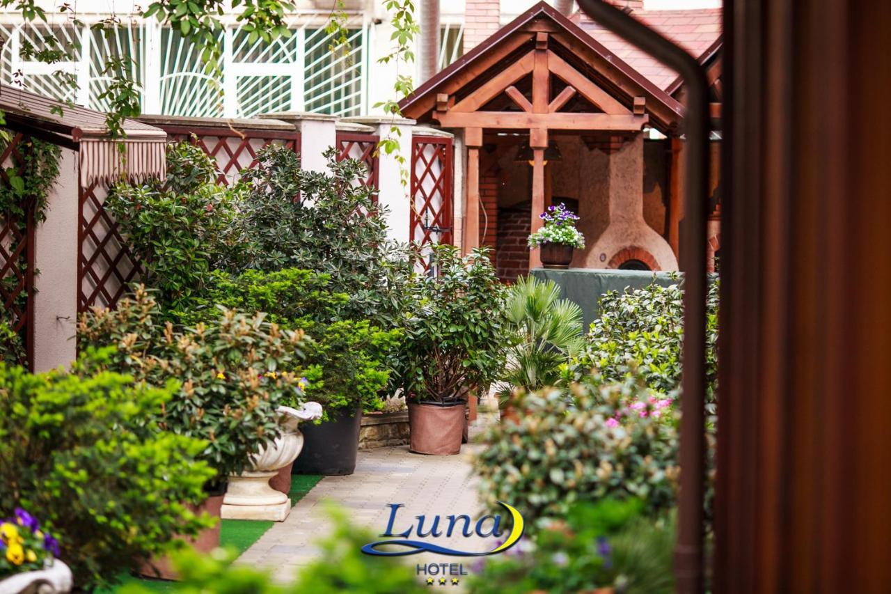 Luna Hotel Chişinău Esterno foto